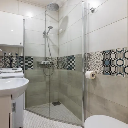 아파트 Brand New, Cozy And Quiet 1 Bedroom Apartment, Free Parking *