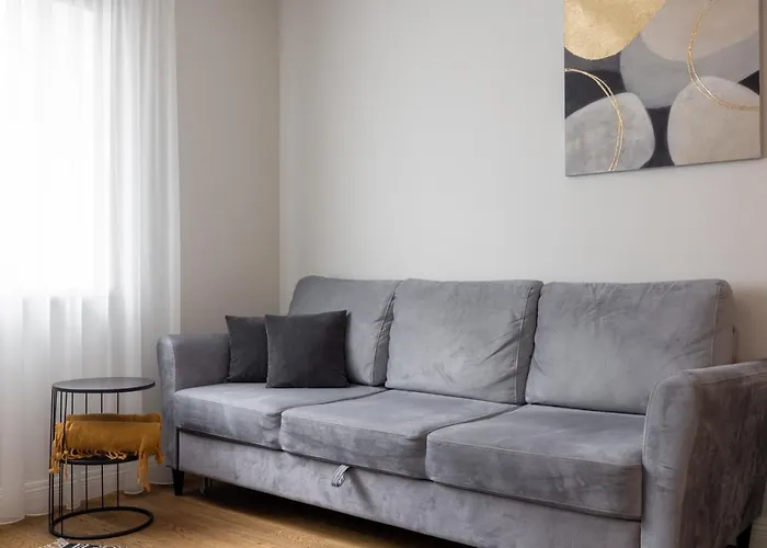 Brand New, Cozy And Quiet 1 Bedroom Apartment, Free Parking Lägenhet
