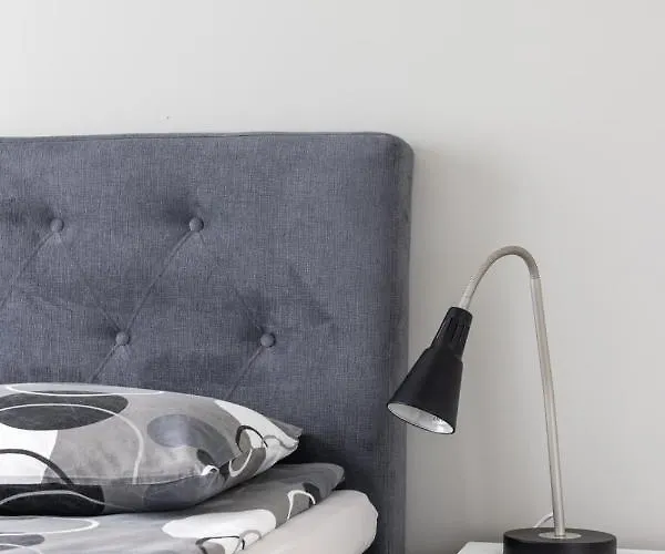 Lägenhet Brand New, Cozy And Quiet 1 Bedroom Apartment, Free Parking *